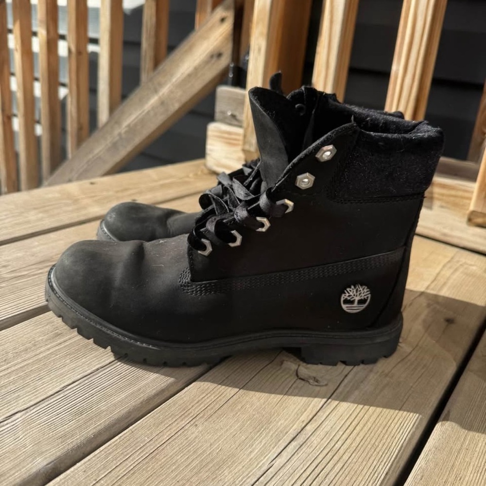 Timberland Classic Black Lace-Up Boots